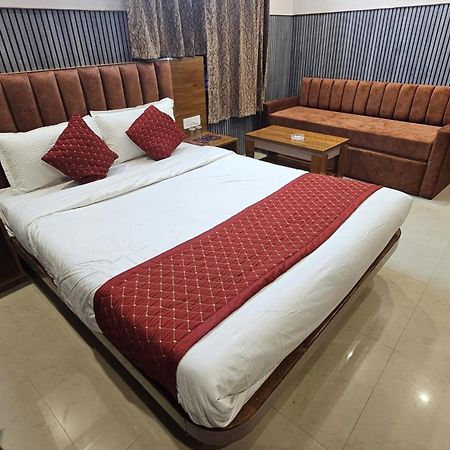 Tirupati Lodge Njp Siliguri Eksteriør bilde