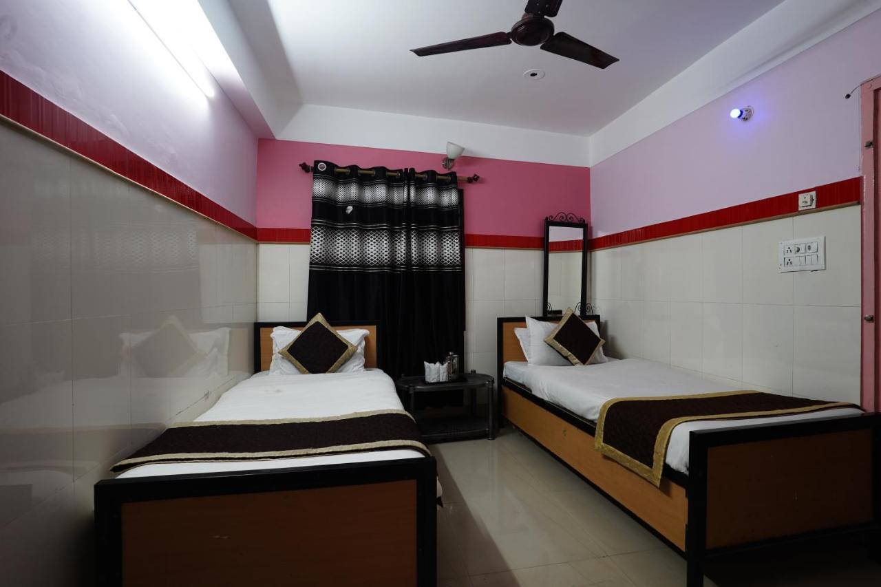 Tirupati Lodge Njp Siliguri Eksteriør bilde